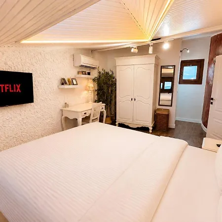 Apartment Nu 8 Private Terrace, Designer Suite, View