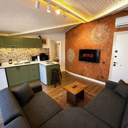 Nu 8 Private Terrace, Designer Suite, View Apartment Istanbul