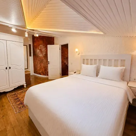 Nu 8 Private Terrace, Designer Suite, View *
