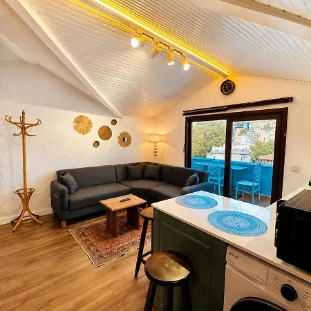 Apartment Nu 8 Private Terrace, Designer Suite, View *